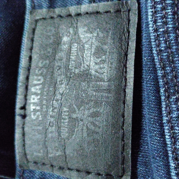 Levi's 529 woman size 28 curvy bootcut jeans - Picture 3 of 5